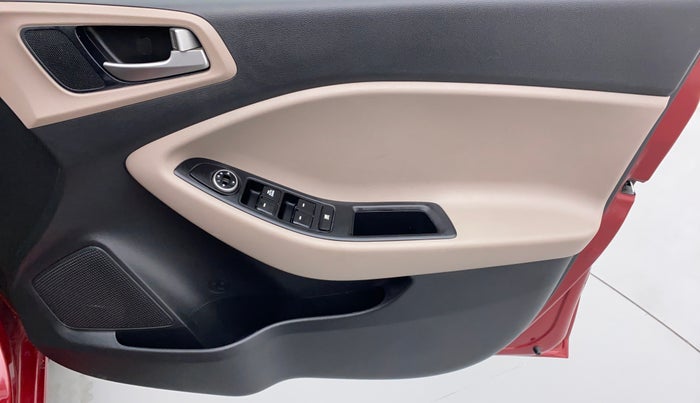 2019 Hyundai Elite i20 1.2 MAGNA PLUS VTVT, Petrol, Manual, 28,716 km, Driver Side Door Panels Control