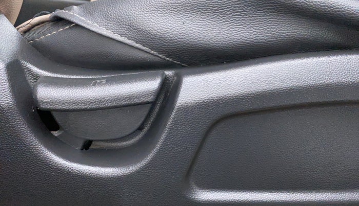 2019 Hyundai Elite i20 1.2 MAGNA PLUS VTVT, Petrol, Manual, 28,716 km, Driver Side Adjustment Panel