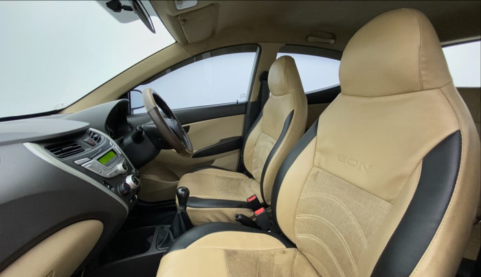 2018 Hyundai Eon MAGNA PLUS, Petrol, Manual, 32,941 km, Right Side Front Door Cabin