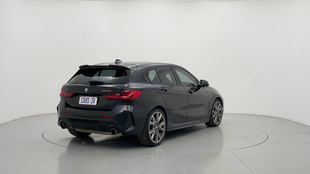 Right Back Diagonal (45- Degree) View