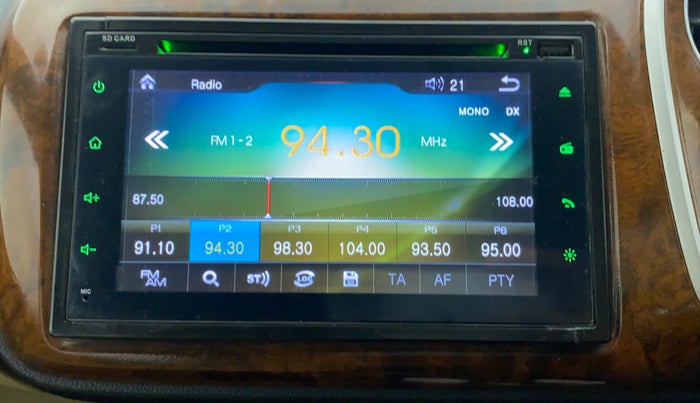 2015 Honda Mobilio 1.5 V I DTEC, Diesel, Manual, 9,69,664 km, Infotainment System