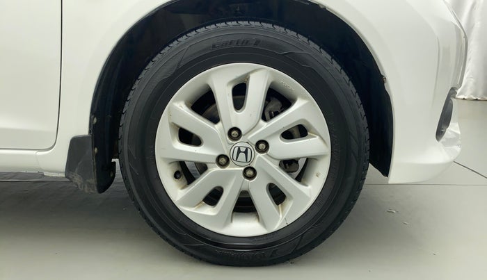 2015 Honda Mobilio 1.5 V I DTEC, Diesel, Manual, 9,69,664 km, Right Front Tyre