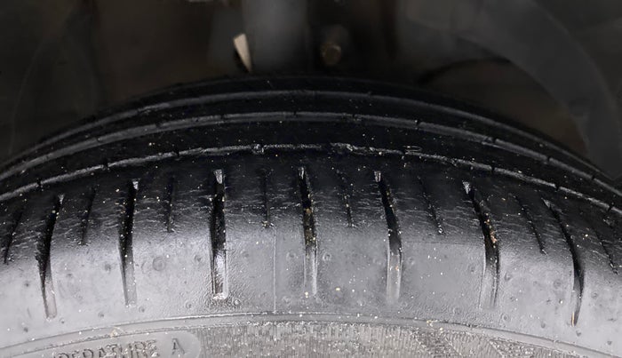 2018 Maruti Baleno ZETA PETROL 1.2, CNG, Manual, 53,715 km, Right Front Tyre Tread