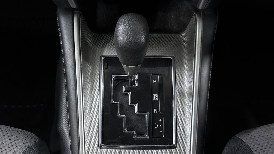 2021 Mitsubishi Triton Glx+ (4x4), Automatic, 119004 km, Gear Lever 