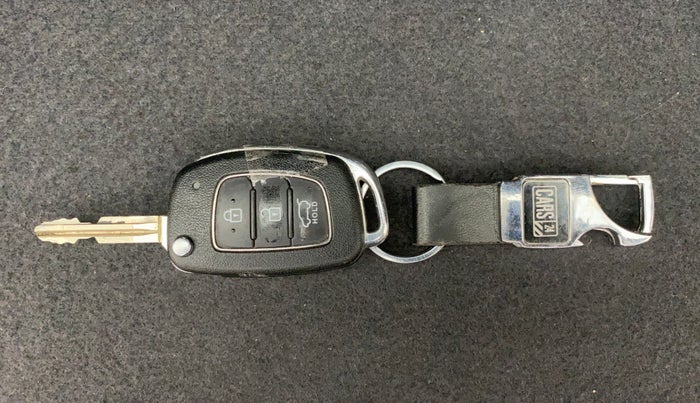 2018 Hyundai Elite i20 ASTA 1.2 DUAL TONE, Petrol, Manual, 34,618 km, Key Close Up