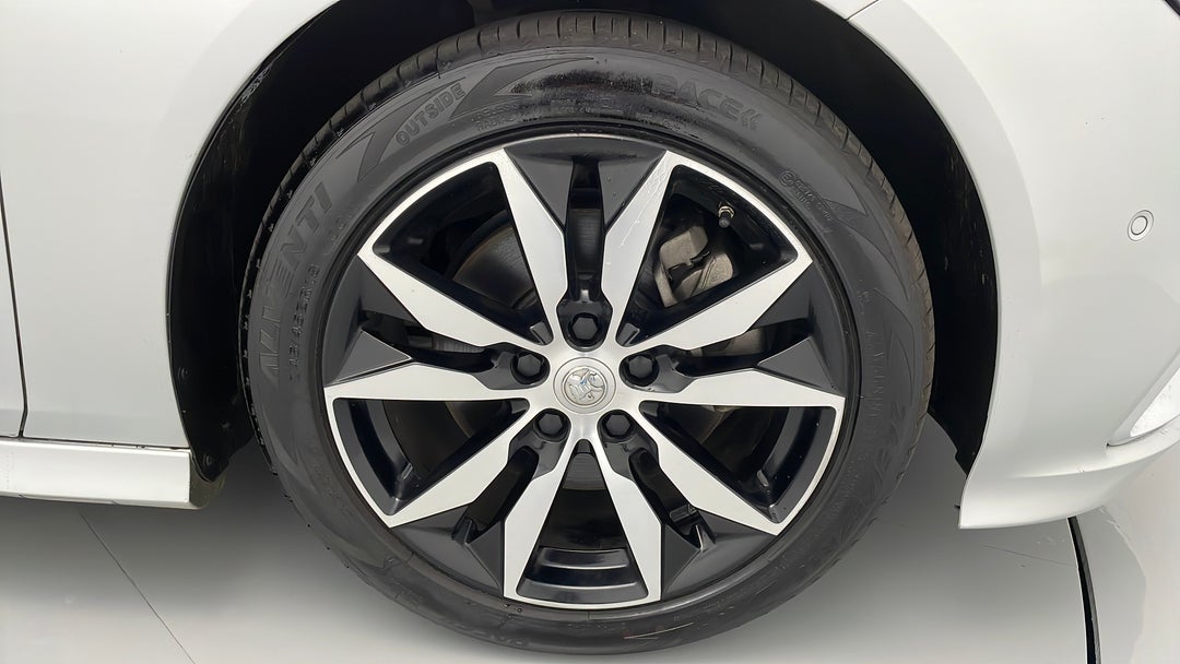 2019 Holden Commodore Rs, Automatic, 55631 km, Right Front Wheel