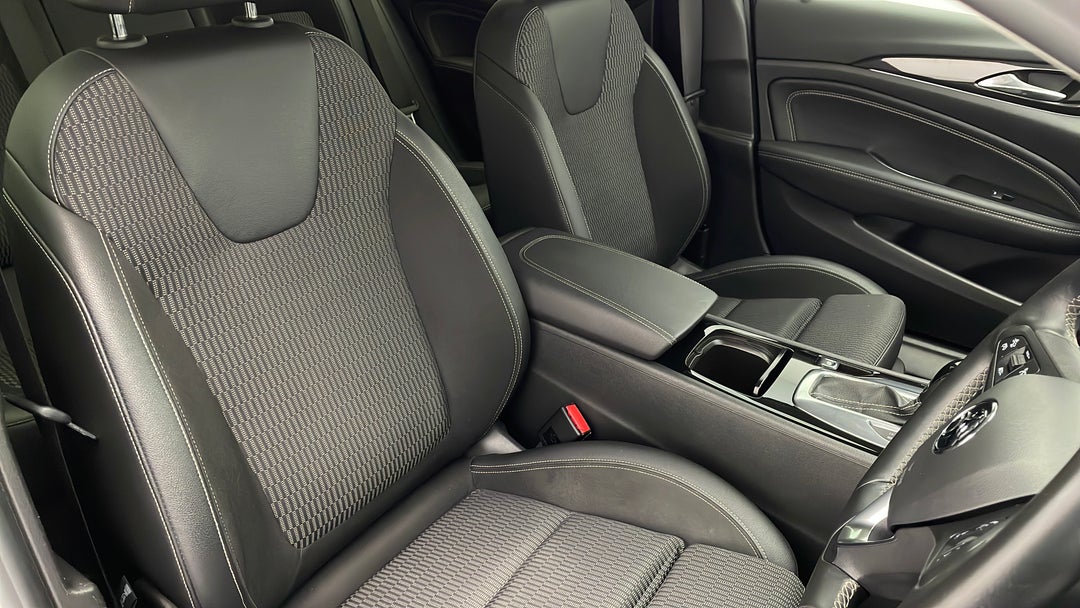 2019 Holden Commodore Rs, Automatic, 55631 km, Right Side Front Door Cabin View