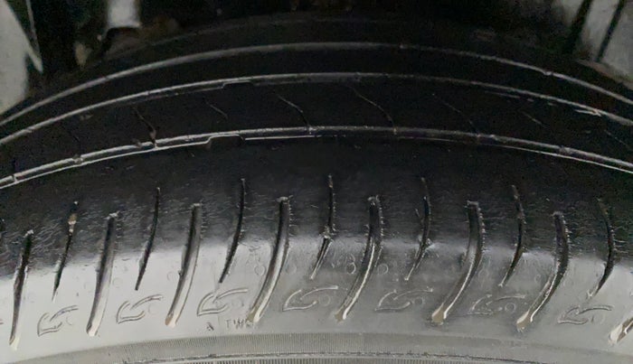 2019 Mahindra XUV300 1.5 W6 MT, Diesel, Manual, 73,403 km, Left Rear Tyre Tread