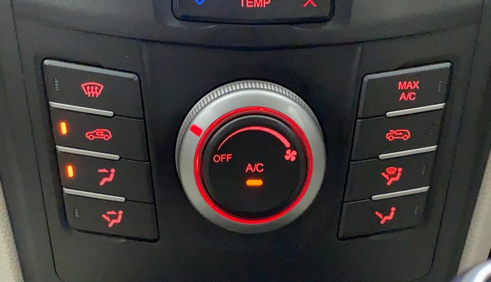 2019 Mahindra XUV300 1.5 W6 MT, Diesel, Manual, 73,403 km, Automatic Climate Control