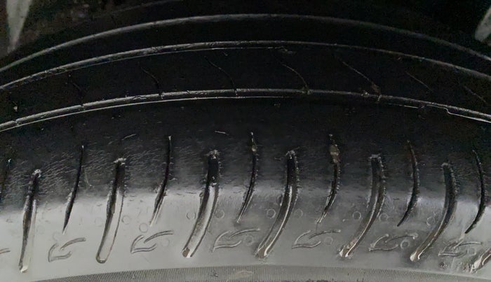 2019 Mahindra XUV300 1.5 W6 MT, Diesel, Manual, 73,403 km, Right Rear Tyre Tread