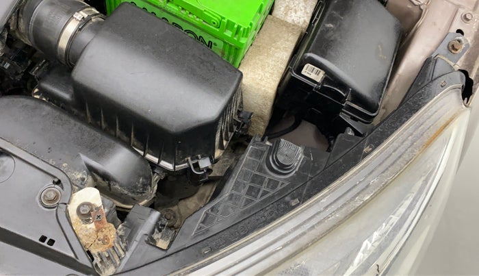 2013 Hyundai i20 SPORTZ 1.2 VTVT, Petrol, Manual, 91,476 km, Left headlight - Clamp has minor damage