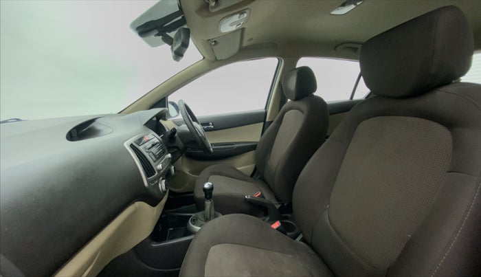 2013 Hyundai i20 SPORTZ 1.2 VTVT, Petrol, Manual, 91,476 km, Right Side Front Door Cabin