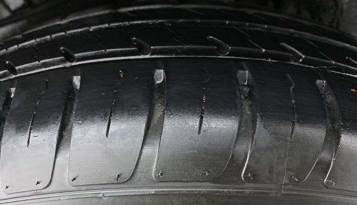 2020 Maruti Dzire VXI, Petrol, Manual, 13,464 km, Left Rear Tyre Tread
