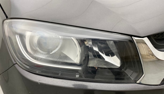 2016 Maruti Vitara Brezza ZDI PLUS, Diesel, Manual, 68,847 km, Right headlight - Faded