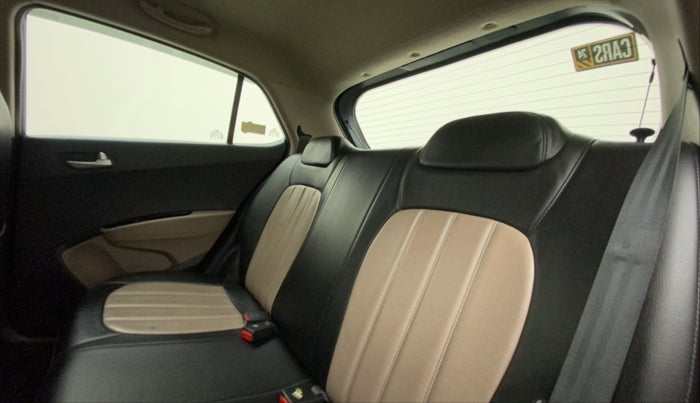 2016 Hyundai Grand i10 SPORTZ 1.2 KAPPA VTVT, Petrol, Manual, 36,116 km, Right Side Rear Door Cabin