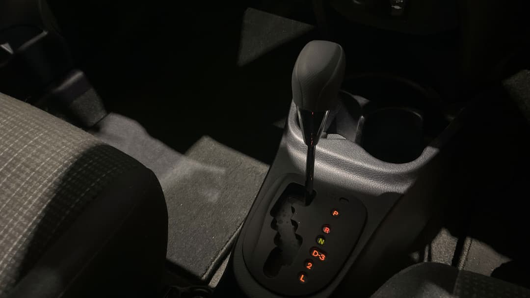 2018 Toyota Yaris Ascent, Automatic, 40721 km, Gear Lever 