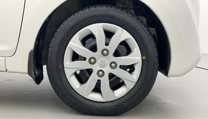2015 Hyundai Eon MAGNA PLUS, Petrol, Manual, 38,231 km, Right Front Wheel
