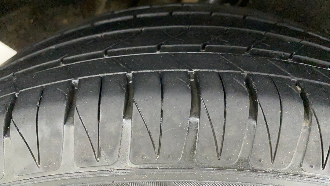 Right Rear Tyre Tread