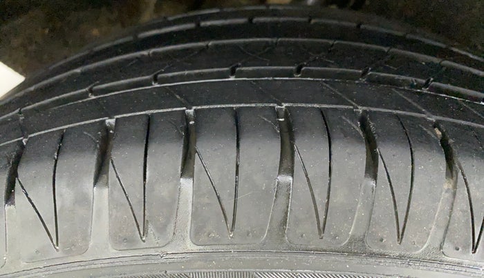 2019 Maruti Vitara Brezza ZDI, Diesel, Manual, 35,881 km, Right Rear Tyre Tread