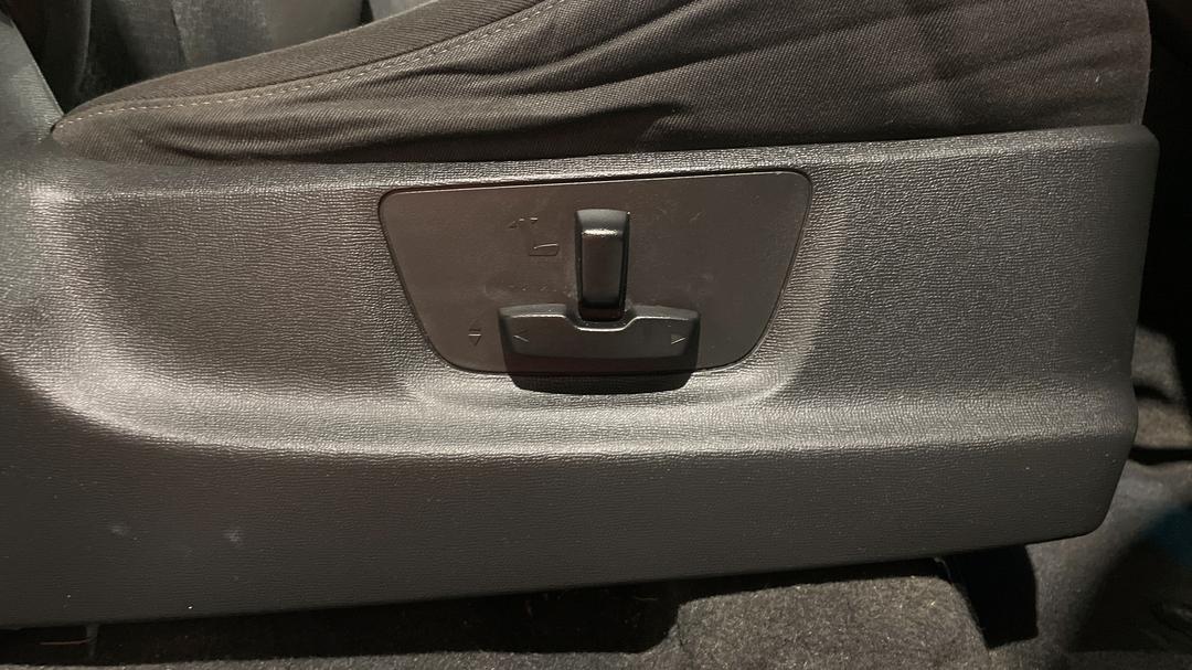 2017 Holden Colorado Ltz (4x4), Automatic, 120682 km, Drivers Side Adjustment Panel