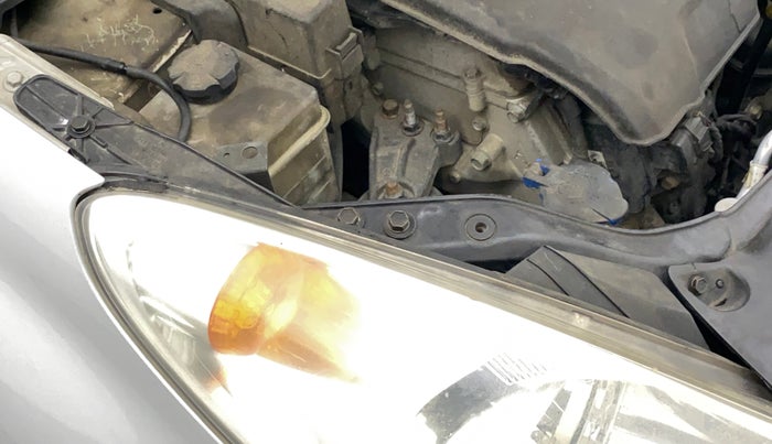 2012 Hyundai i20 MAGNA (O) 1.4 CRDI, Diesel, Manual, 1,22,055 km, Right headlight - Clamp has minor damage