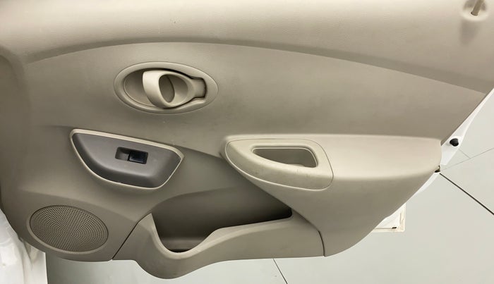 2014 Datsun Go T, Petrol, Manual, 22,272 km, Driver Side Door Panels Control