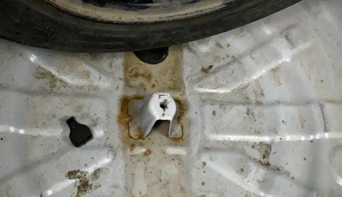 2014 Datsun Go T, Petrol, Manual, 22,272 km, Boot floor - Slight discoloration