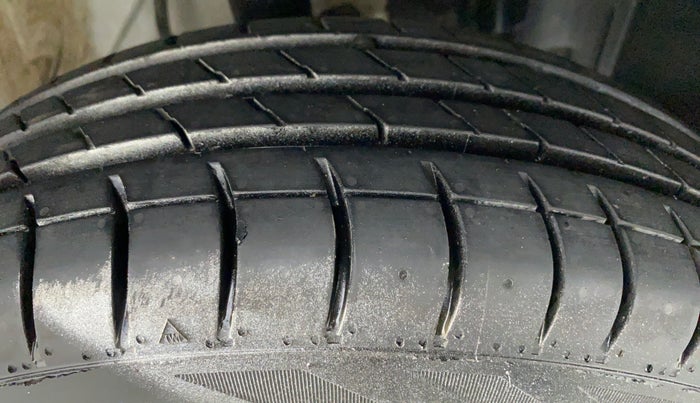 2014 Datsun Go T, Petrol, Manual, 22,272 km, Right Front Tyre Tread