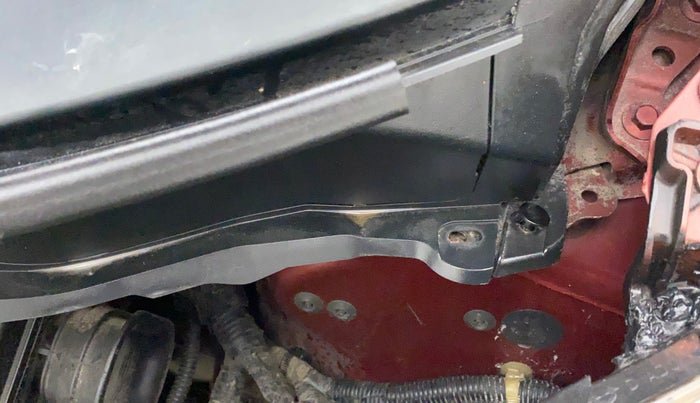 2010 Honda Jazz 1.2L I-VTEC BASE, Petrol, Manual, 97,943 km, Bonnet (hood) - Cowl vent panel has minor damage