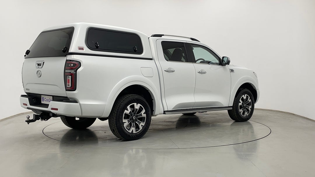 Right Back Diagonal (45- Degree) View