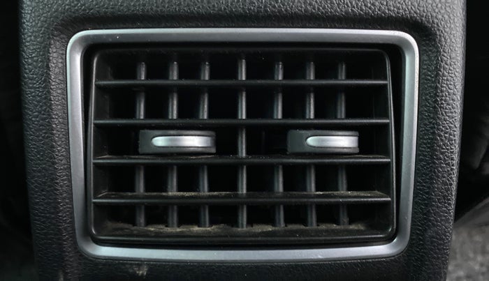 2020 Volkswagen Polo HIGHLINE PLUS 1.0 TSI MT, Petrol, Manual, 27,313 km, Rear AC Vents