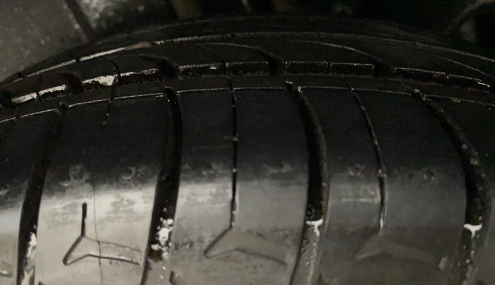 2014 Maruti Ertiga ZXI, Petrol, Manual, 56,019 km, Left Rear Tyre Tread