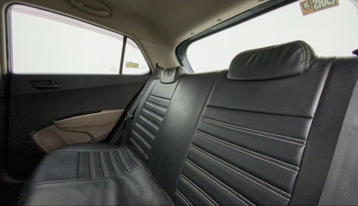 2015 Hyundai Grand i10 MAGNA 1.2 KAPPA VTVT, Petrol, Manual, 41,226 km, Right Side Rear Door Cabin