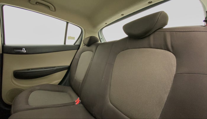 2013 Hyundai i20 SPORTZ 1.2, Petrol, Manual, 41,222 km, Right Side Rear Door Cabin