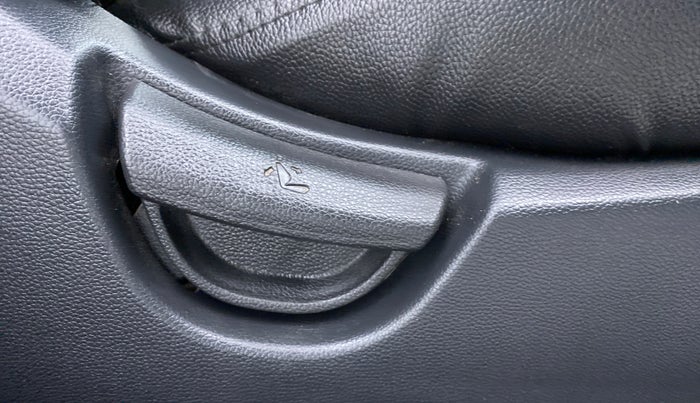 2016 Hyundai Grand i10 SPORTZ 1.2 KAPPA VTVT, Petrol, Manual, 62,920 km, Driver Side Adjustment Panel