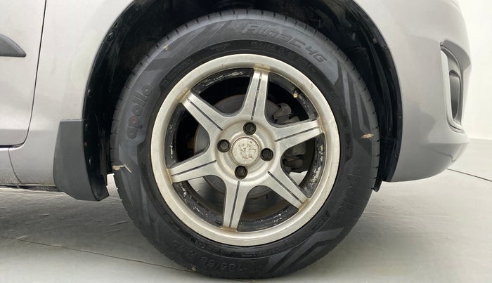 2015 Maruti Swift VDI ABS, Diesel, Manual, 1,04,763 km, Right Front Wheel