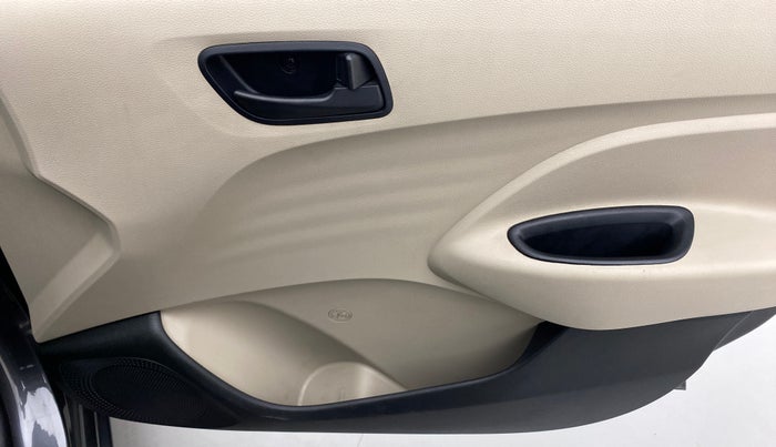 2022 Hyundai NEW SANTRO ERA EXECUTIVE, Petrol, Manual, 68,699 km, Driver Side Door Panels Control