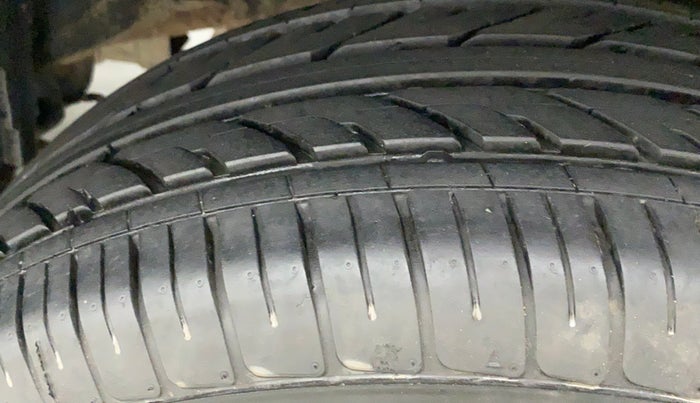 2014 Nissan Terrano XL P, Petrol, Manual, 54,533 km, Left Rear Tyre Tread