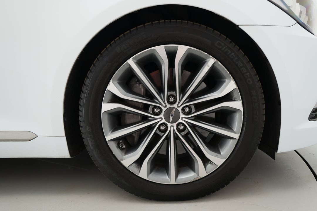 2015 Hyundai Genesis Genesis, Automatic, 117103 km, Right Front Wheel