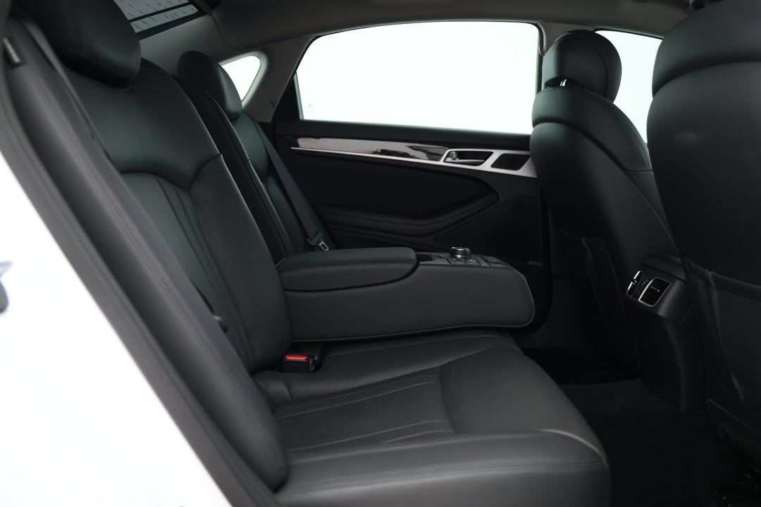 2015 Hyundai Genesis Genesis, Automatic, 117103 km, Right Side Rear Door Cabin View