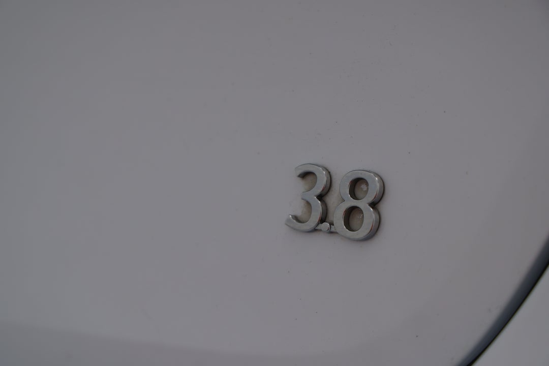 2015 Hyundai Genesis Genesis, Automatic, 117103 km, Badge (Boot Right Side)