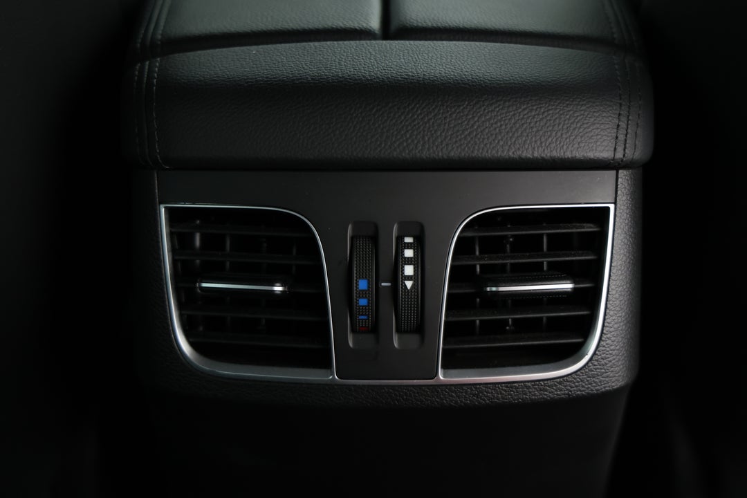 2015 Hyundai Genesis Genesis, Automatic, 117103 km, Rear A/C Vent