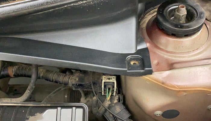 2014 Honda Amaze 1.2 SX MT I VTEC, Petrol, Manual, 55,379 km, Bonnet (hood) - Cowl vent panel has minor damage