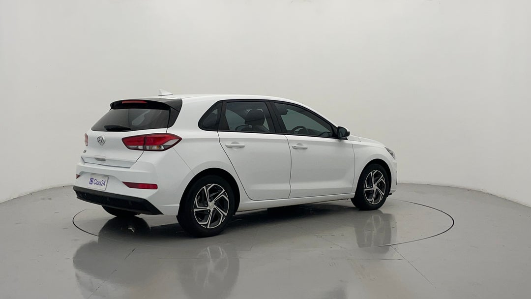 Right Back Diagonal (45- Degree) View