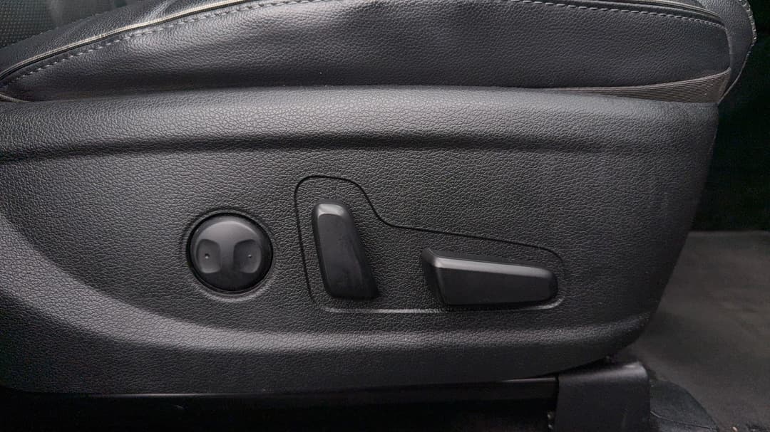 2022 Hyundai Santa Fe Elite Crdi (AWD), Automatic, 103749 km, Drivers Side Adjustment Panel