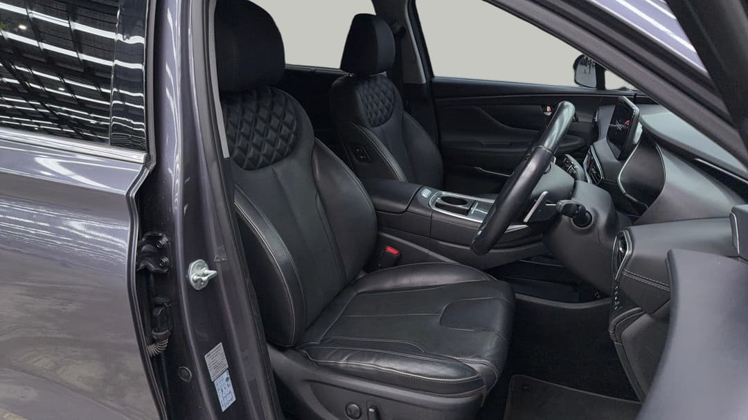2022 Hyundai Santa Fe Elite Crdi (AWD), Automatic, 103749 km, Right Side Front Door Cabin View