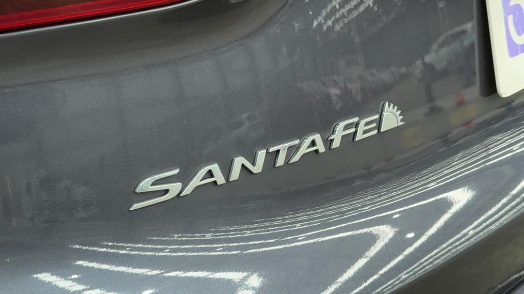 2022 Hyundai Santa Fe Elite Crdi (AWD), Automatic, 103749 km, Badge (Boot Left Side)