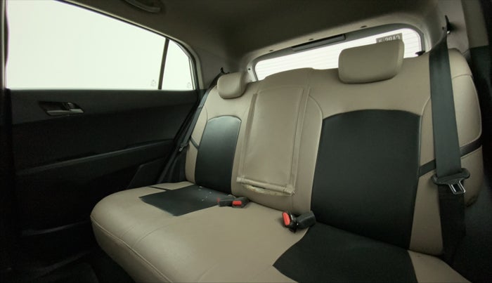 2016 Hyundai Creta SX PLUS 1.6 PETROL, Petrol, Manual, 63,975 km, Right Side Rear Door Cabin