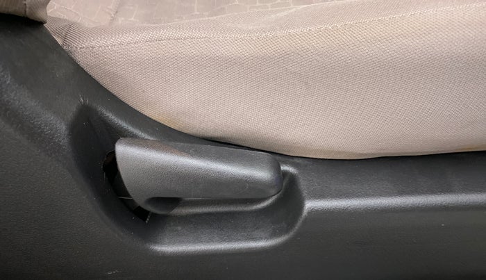 2016 Maruti Wagon R 1.0 VXI, Petrol, Manual, 57,421 km, Driver Side Adjustment Panel