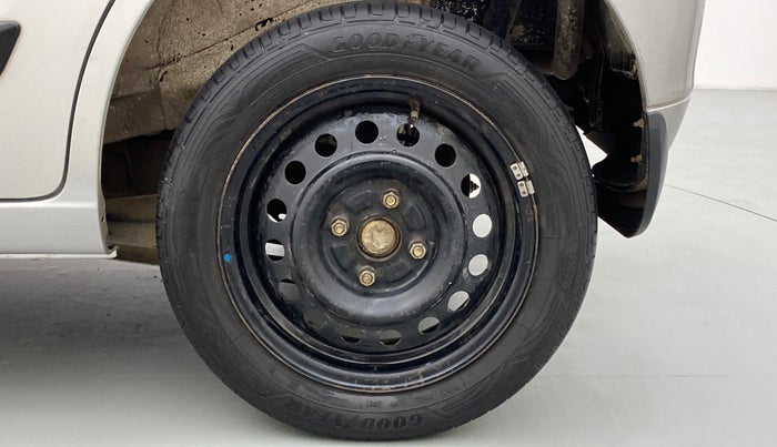 2016 Maruti Wagon R 1.0 VXI, Petrol, Manual, 57,421 km, Left Rear Wheel